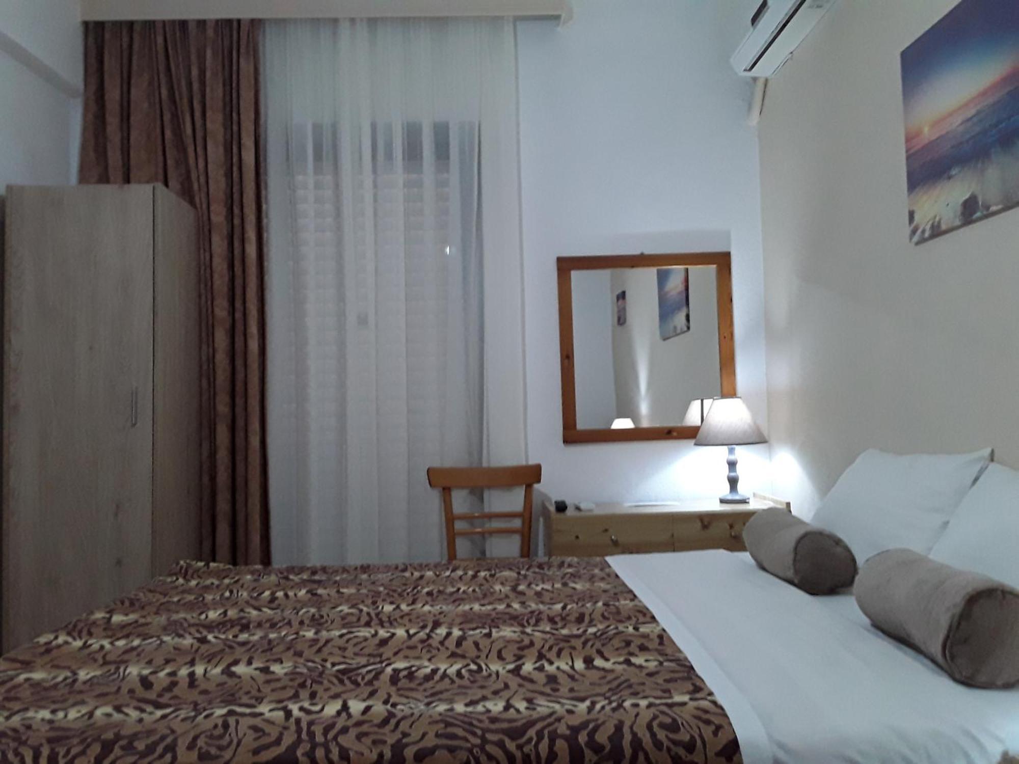 Aparthotel Hause Zorbas Paralia Dionisiou Habitación foto