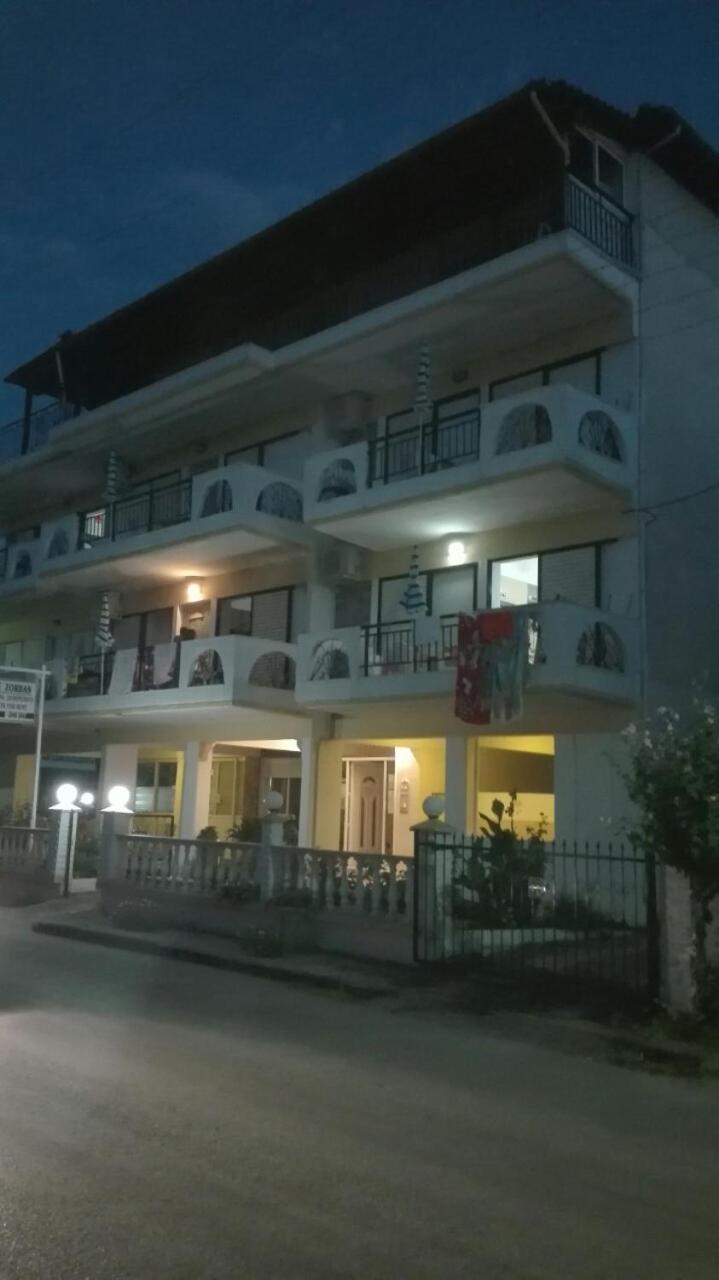 Aparthotel Hause Zorbas Paralia Dionisiou Habitación foto